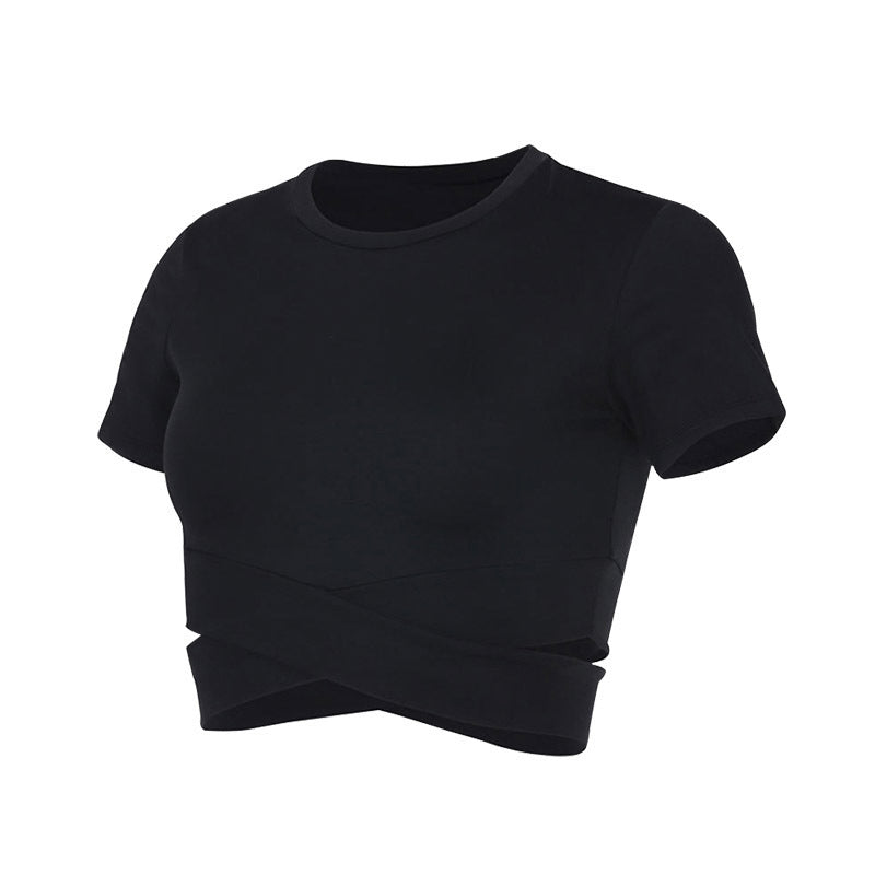 Dame kortermet trenings-crop-top med innovativt draperingsutseende Skjora