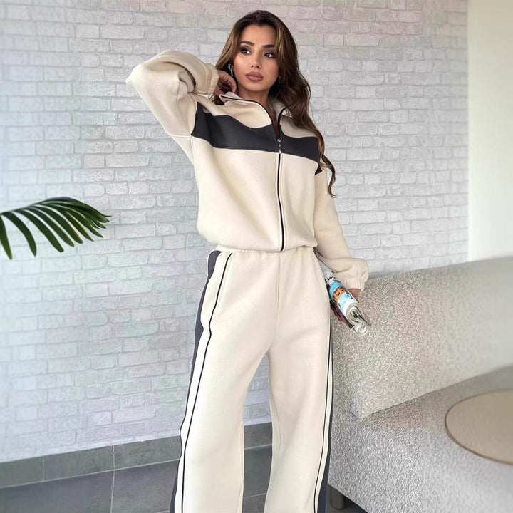Women's sporty casual set with high collar and side stripes Skjora