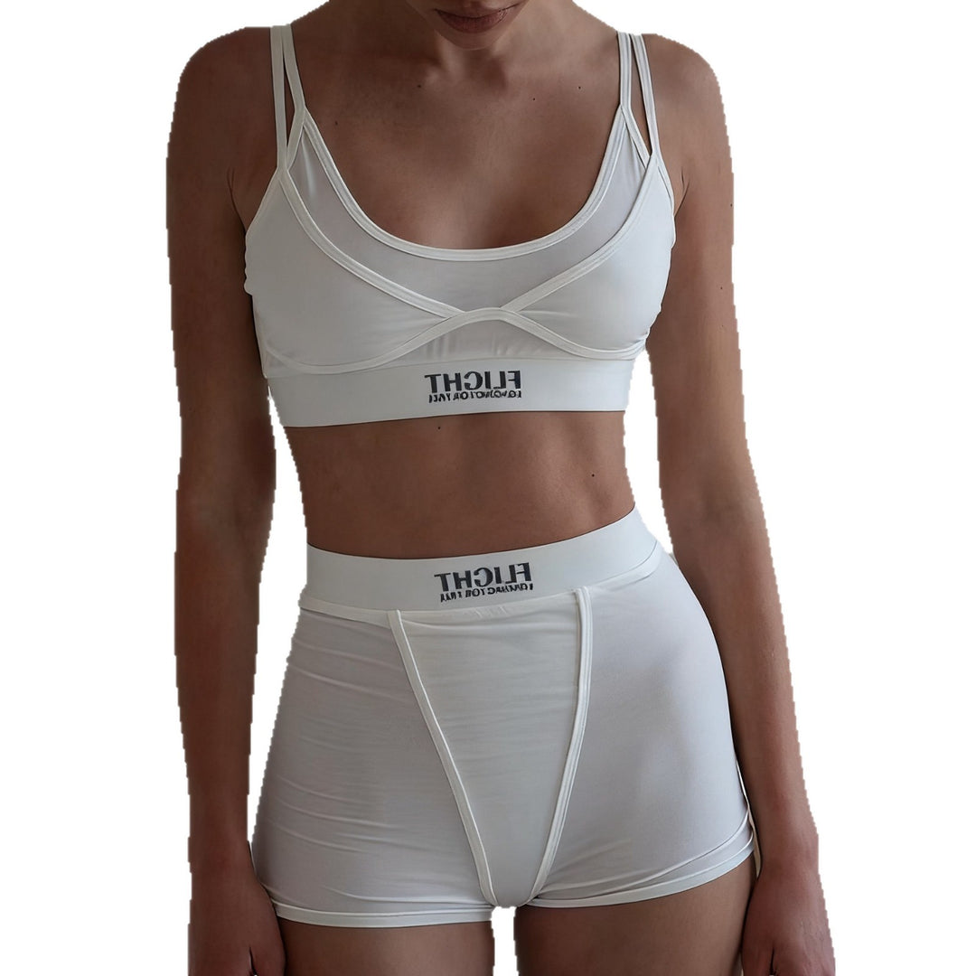 Damer sporty undertøysett med moteriktig crop-top og behagelige shorts Skjora