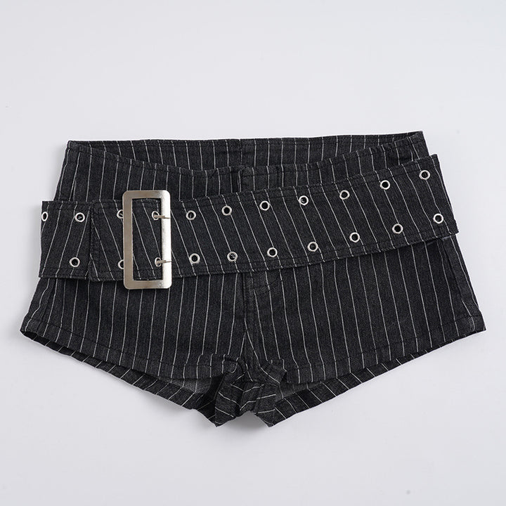 Dame moteriktige shorts med bredt belte og dekorative hull Skjora