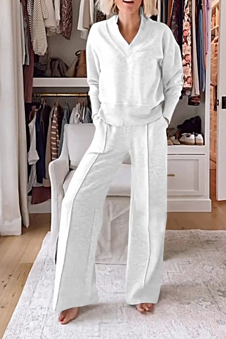 Kvinnenes komfortable loungewear-sett med V-hals og løs passform Skjora