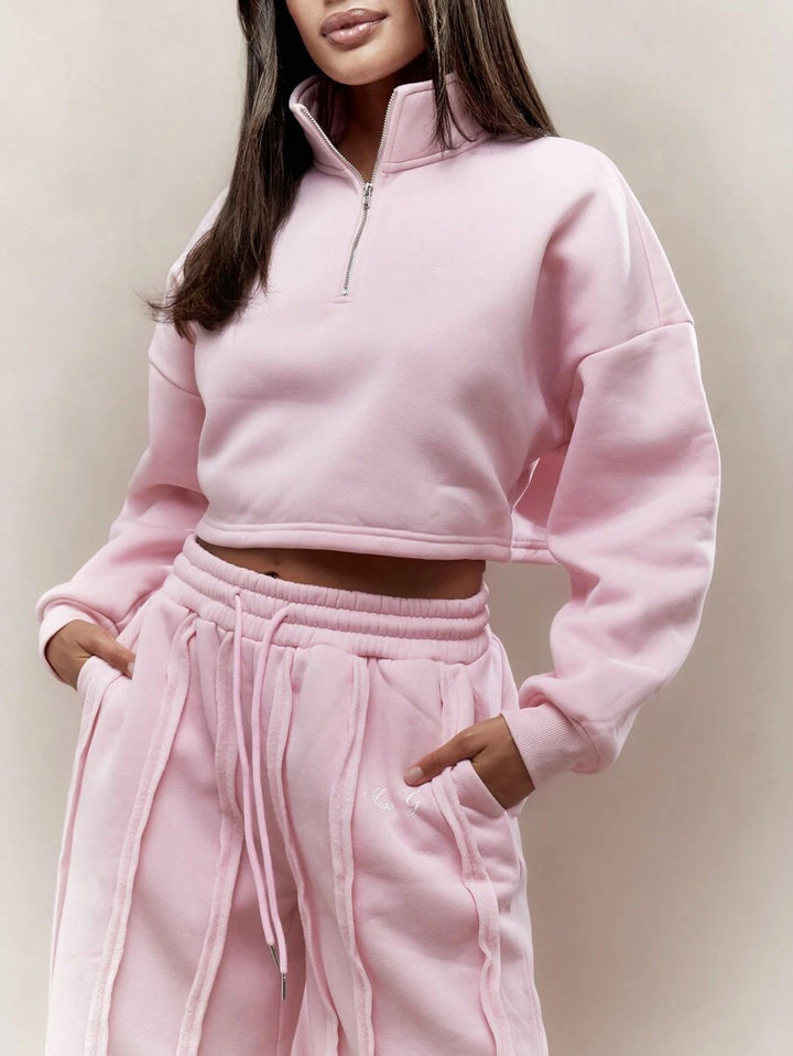 Kvinne cropped genser og joggebukse sett Skjora