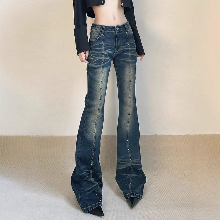 Dame Flared Jeans med dekorative knappedetaljer og fremragende denim-finish Skjora