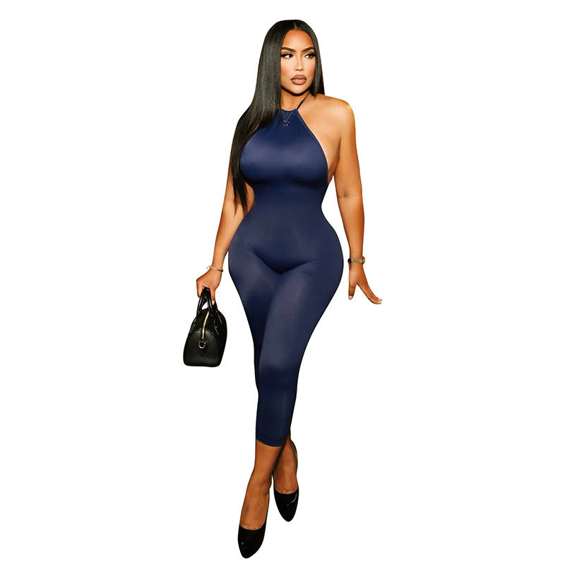 Dame Elegant og figurtilpasset jumpsuit med høy krage og diskret design Skjora