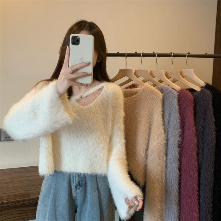 Kvinne Fluffy Genser med Casual Snitt og Dyp V-Hals Skjora