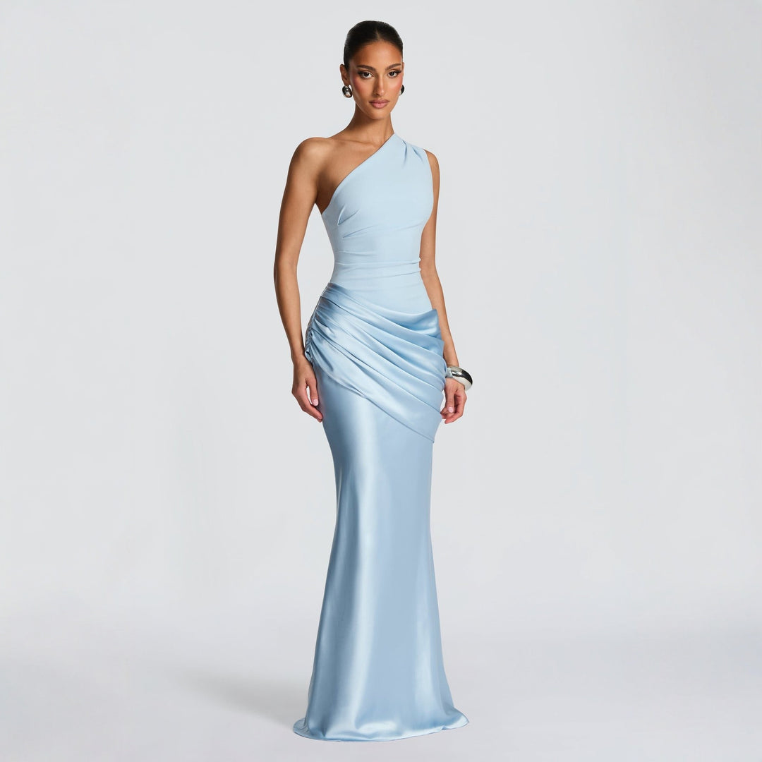 Dame Elegant kveldsdrakt med Off-Shoulder-design og Flytende Cape Skjora