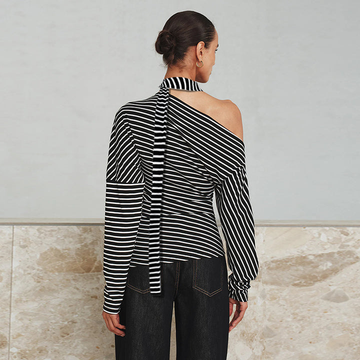 Kvinne asymmetrisk langermet skjorte med fashionable striper og halterneck Skjora