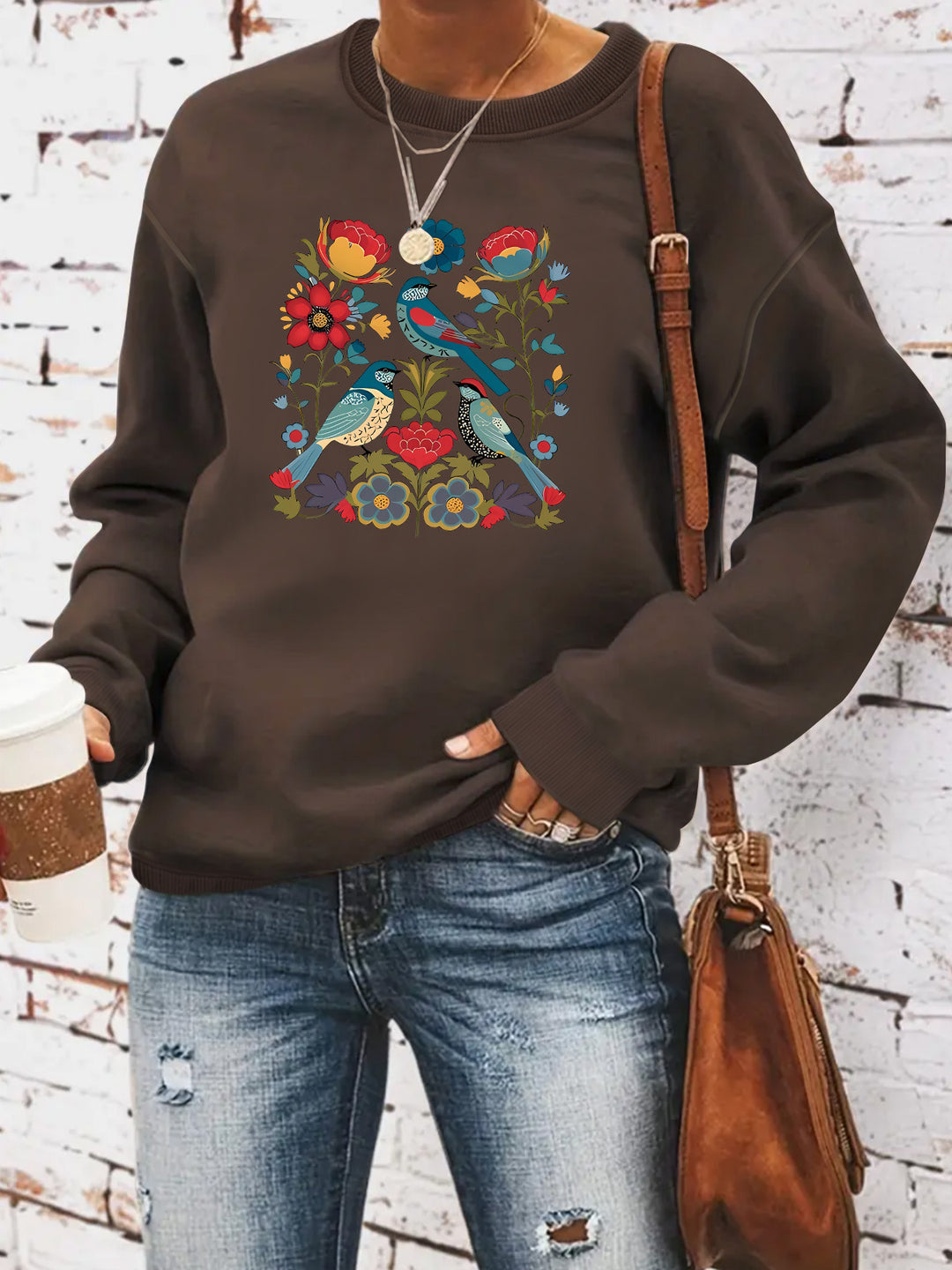 Damegenser med blomsterfuglmotiv og casual snitt Skjora