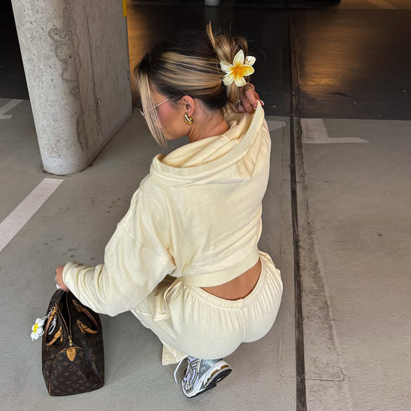 Dame avslappet sportklær-sett med cropped topp og behagelige shorts Skjora