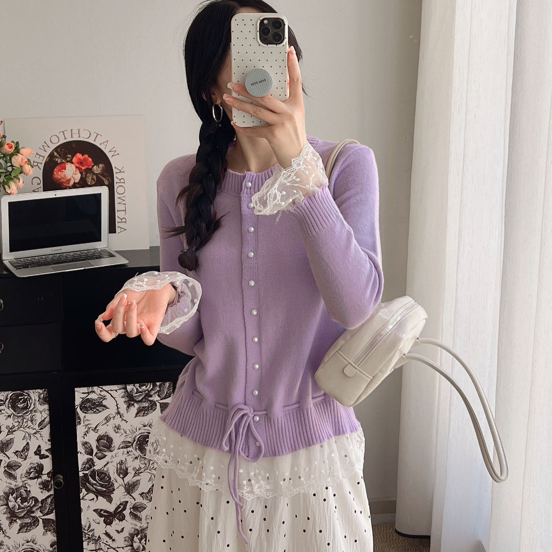 Kvinnens cardigan med blondekant og knappdetaljer Skjora