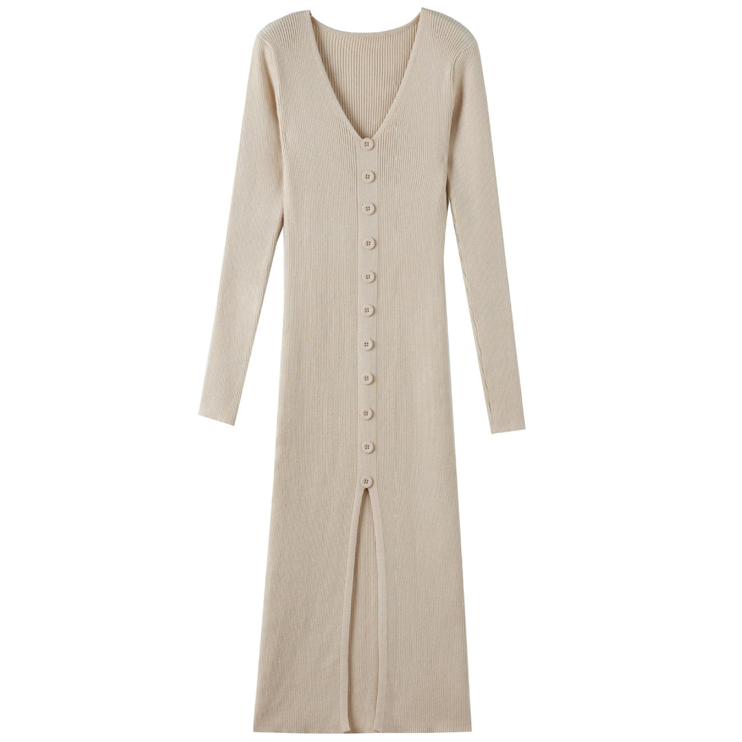 Kvinnilig strikket kjole med V-hals og kontinuerlig knapplist Skjora