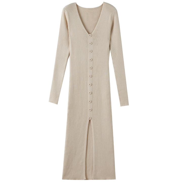 Kvinnilig strikket kjole med V-hals og kontinuerlig knapplist Skjora