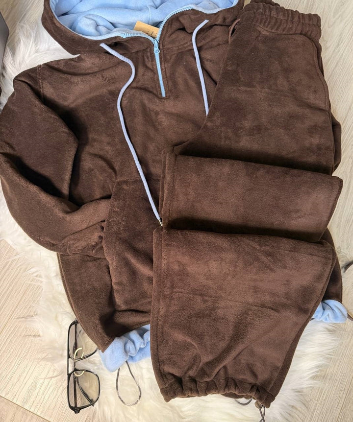 Damekjønnets koselige fleece-treningsdress med høy krage og snøring Skjora