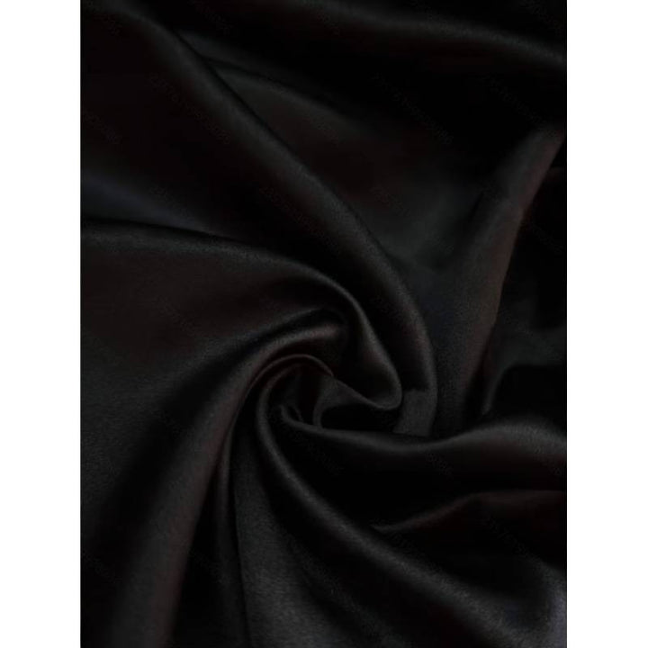 Damer Elegant topp med stilig slipsdesign og glitrende smykke detalj Skjora