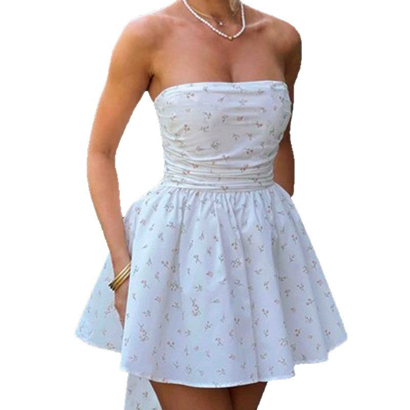 Damer Sjarmerende Off-Shoulder Sommerkjole med Blomsterdesign og Rynket Skjørt Skjora