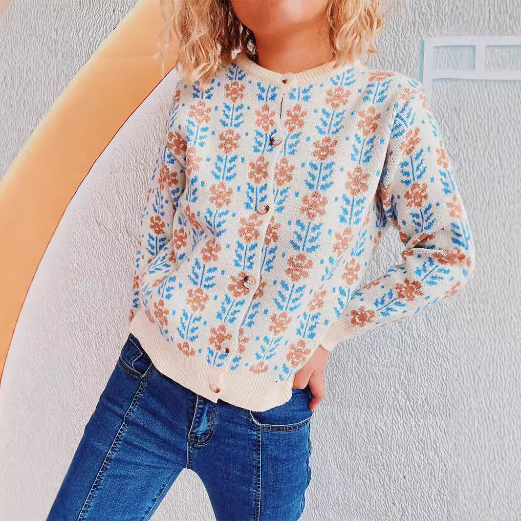 Kvinne koselig cardigan med blomster mønstre Skjora