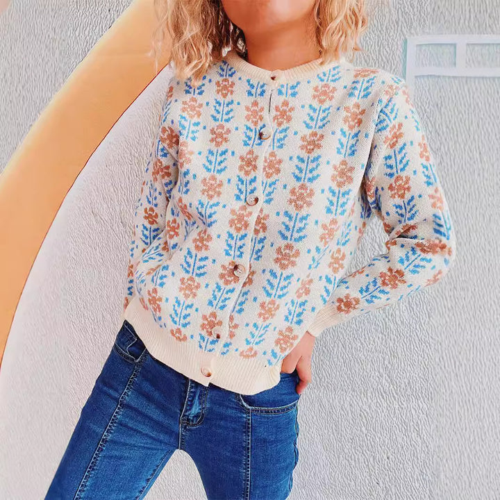Kvinne koselig cardigan med blomster mønstre Skjora