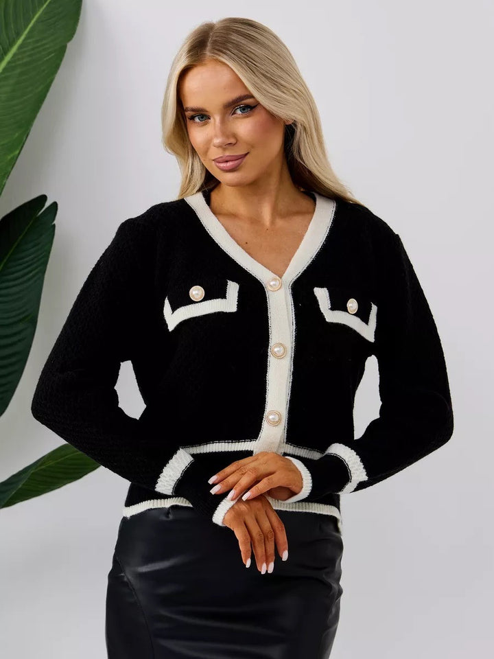 Kvinnelig moteriktig cardigan med elegante perleknapper og lommer Skjora