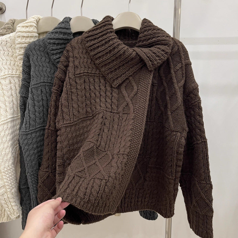Kvinnens cardigan med intrikat kabelmønster og mykt materiale Skjora