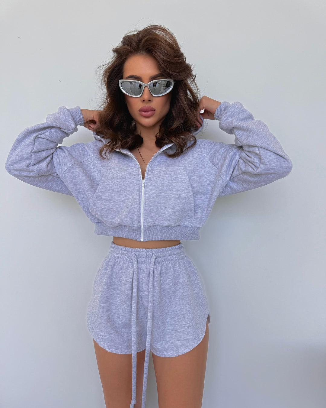 Kvinnes kortermet loungewear-sett med glidelås og elastisk midjebånd Skjora