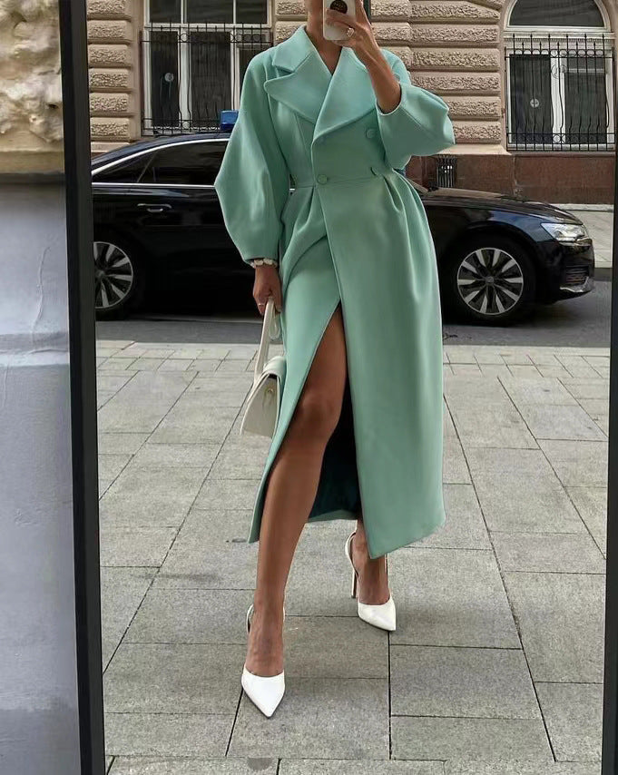 Kvinne Elegant Trenchcoat med Skreddersydd Passform og Sidesplit Skjora