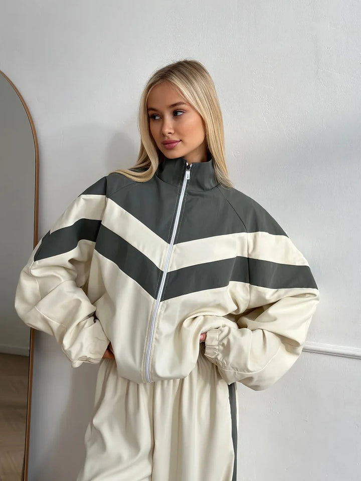 Dame sporty jakke med høy krage og moderne design Skjora