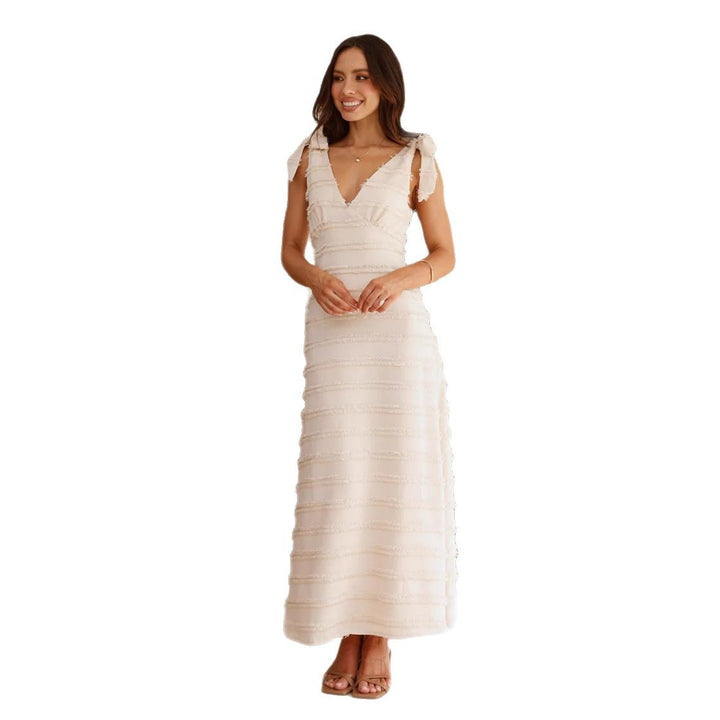 Dame maxi kjole med elegant drapert design og volanger accentuering