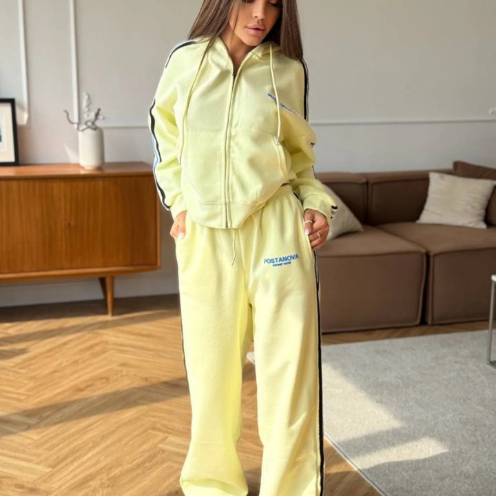 Kvinnenes sporty fritidssett med casual zip hettegenser og komfortable joggebukser Skjora