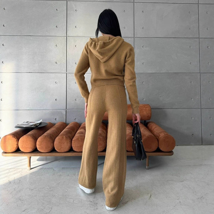 Kvinnelig Komfortabel Fleece Jumpsuit med Praktisk Hette og Glidelås Skjora