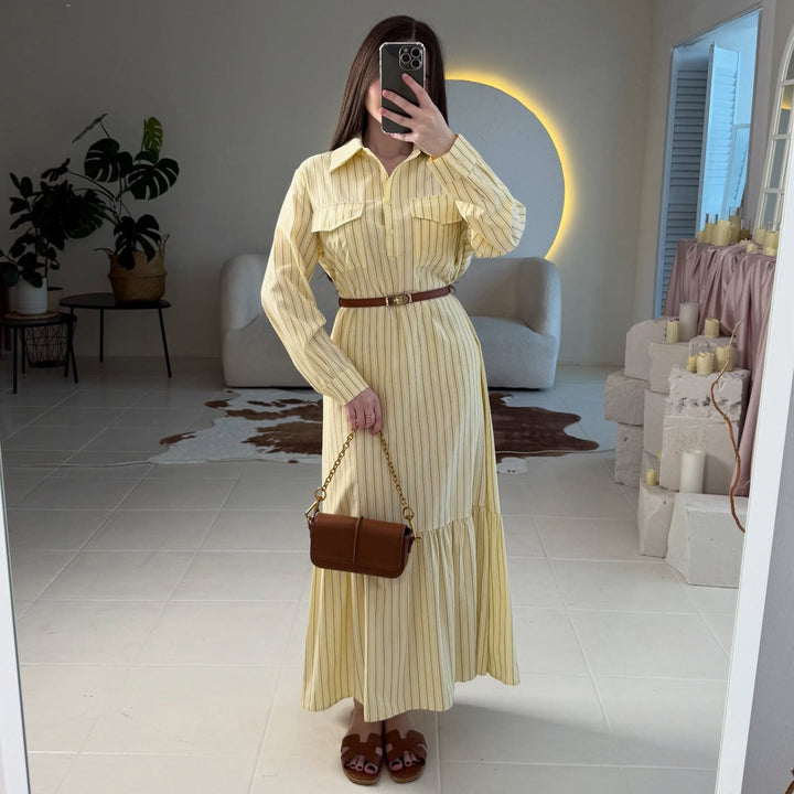 Kvinners maxikjole med elegant skjorte bluse-stil og sofistikert midjeaksentuasjon Skjora