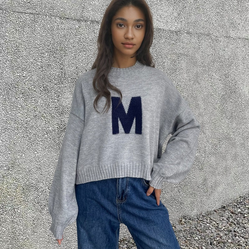 Damer Oversized Strikkegenser med Unik Frontdesign Skjora