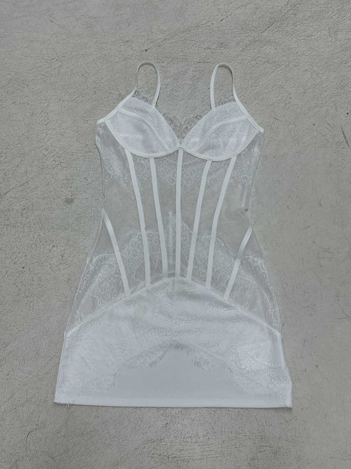 Dame figursydd spissbluse med gjennomsiktige innsatser Skjora