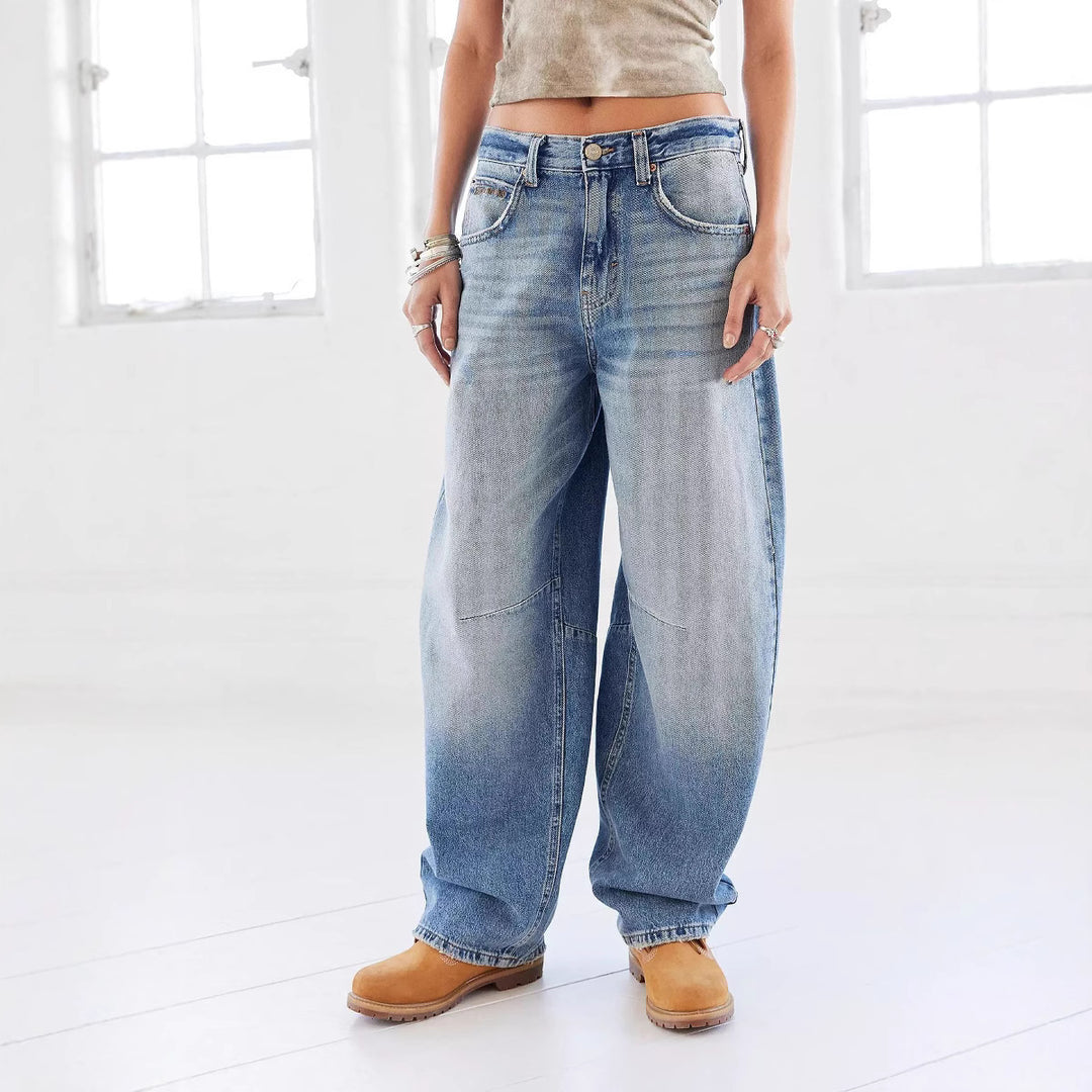 Dame bredskårne jeans i avslappet stil med moteriktige detaljer Skjora