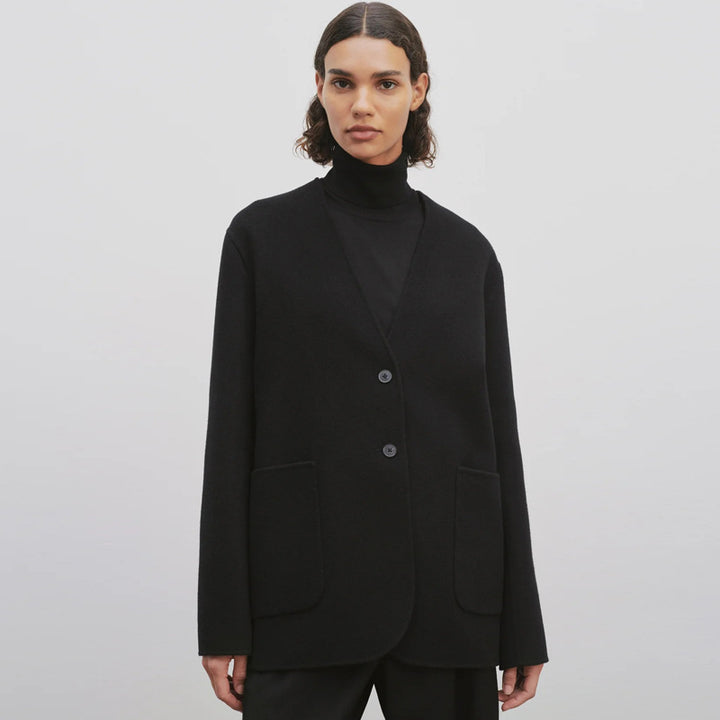 Dame elegant strikk blazer med stor revers og praktiske lommer Skjora