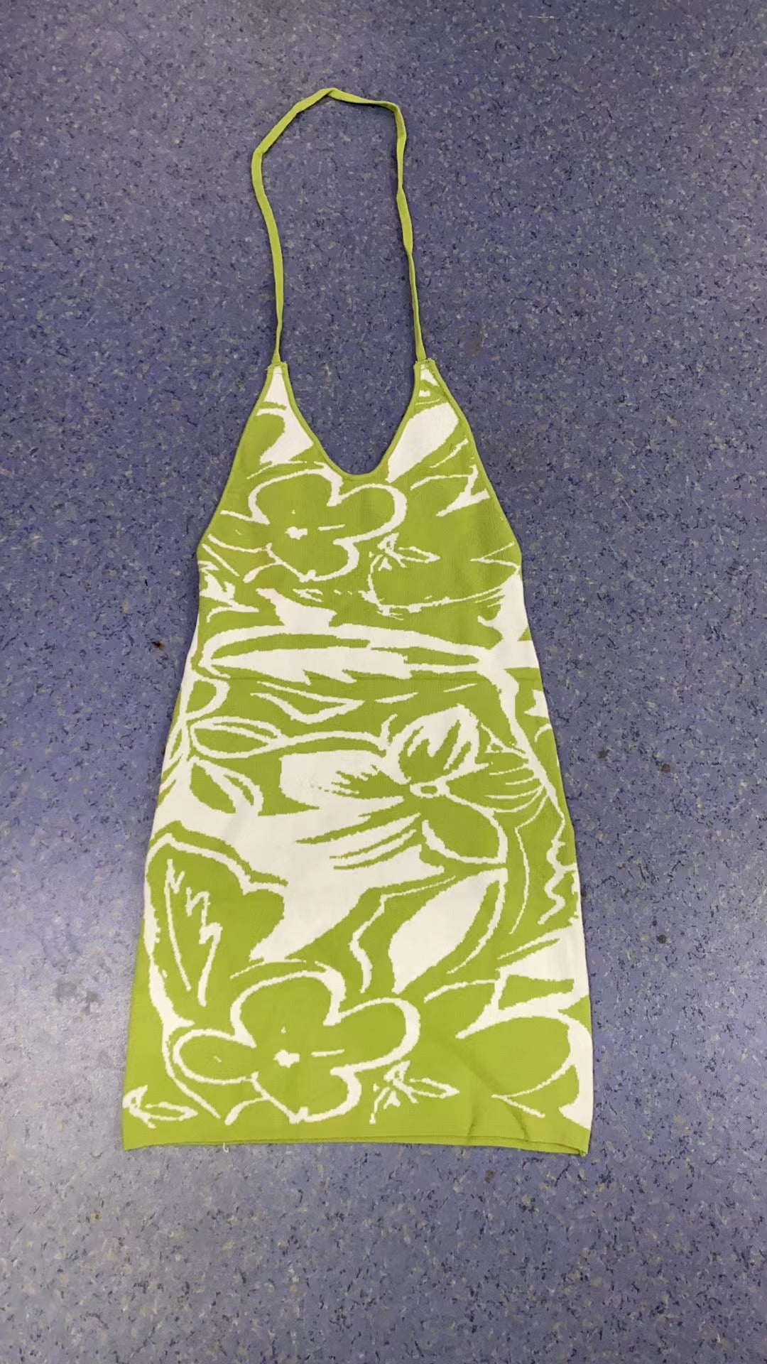 Dame trendy minikjole med kreativ grafisk trykk Skjora