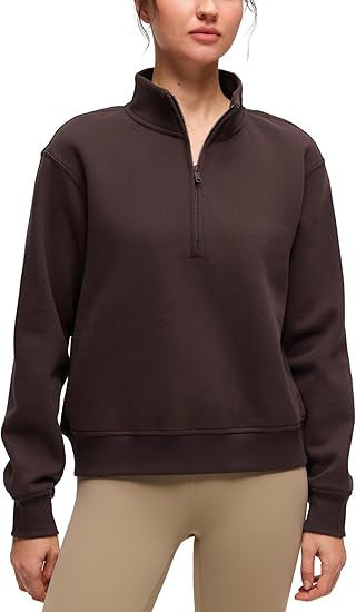 Sporty fleece genser til kvinner med høy krage Skjora