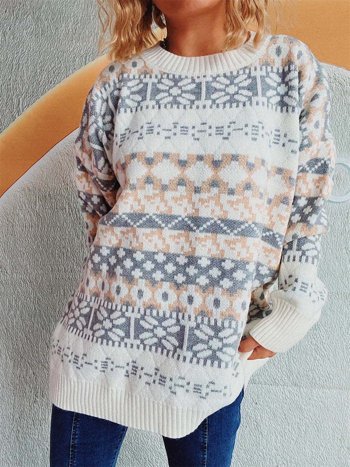 Woman comfortable sweater with traditional Norwegian pattern and relaxed fit Skjora