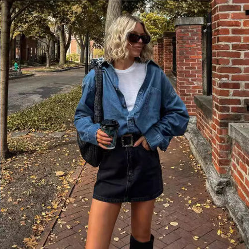 Dame Casual Denim Jakke i Klassisk Oversized Snitt Skjora
