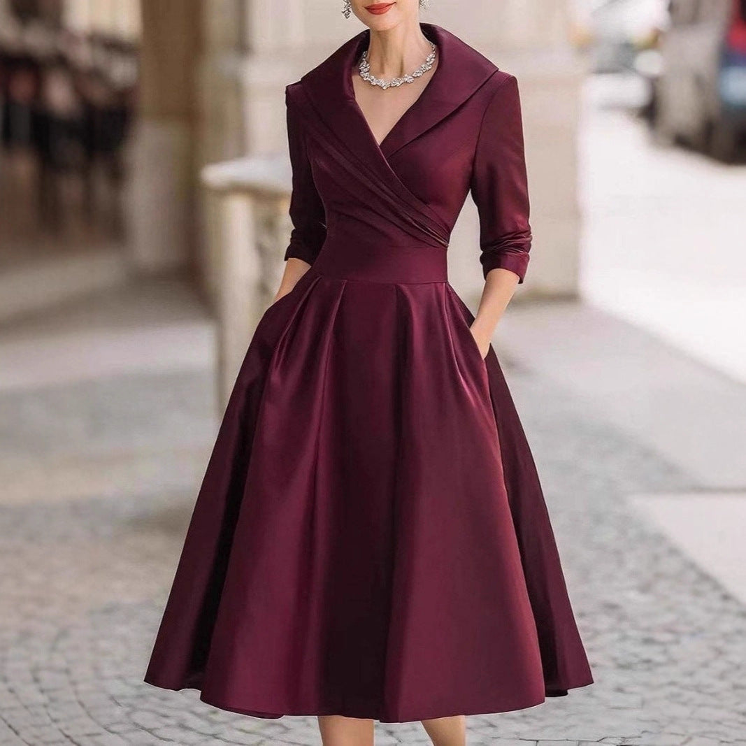 Kvinne elegant omslagskjole med peplum og praktiske lommer Skjora