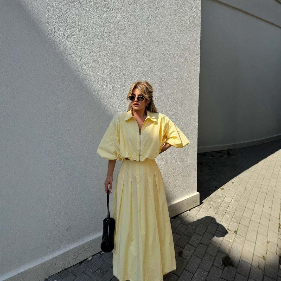 Kvinnes Elegant Maxi Kjole med Høy Utfellbar Hals og Bred Hem