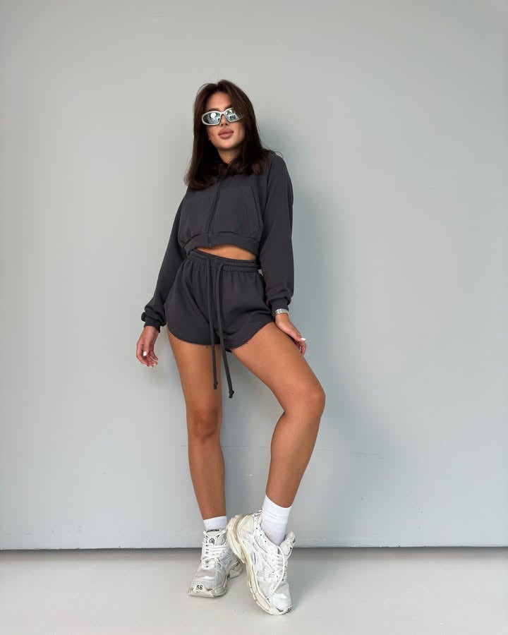 Kvinnes kortermet loungewear-sett med glidelås og elastisk midjebånd Skjora