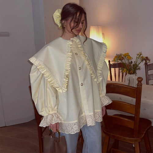 Kvinne oversized bluse med volangdetaljer og blonder trim Skjora