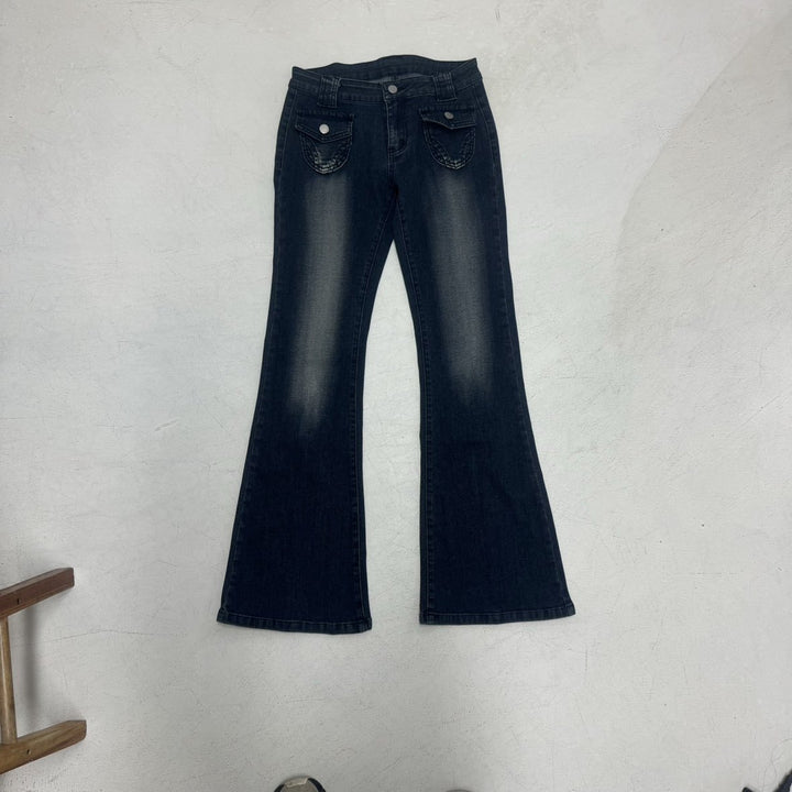Dame Flared Jeans i klassisk snitt med dekorative lommer Skjora