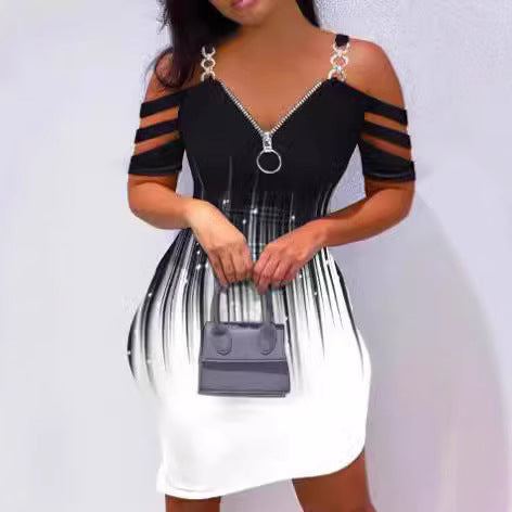 Damekjole med off-shoulder-design og glidelåsdetalj Skjora