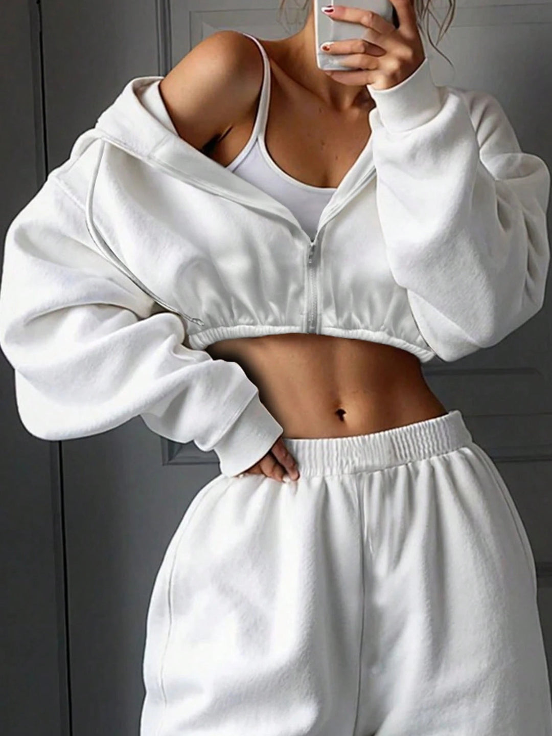 Dame casual cropped sweatshirt og brede høyt liv joggebukse sett Skjora