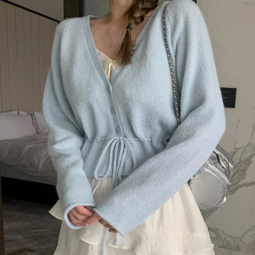 Kvinne cardigan med tilpasset design og knytbar belte Skjora