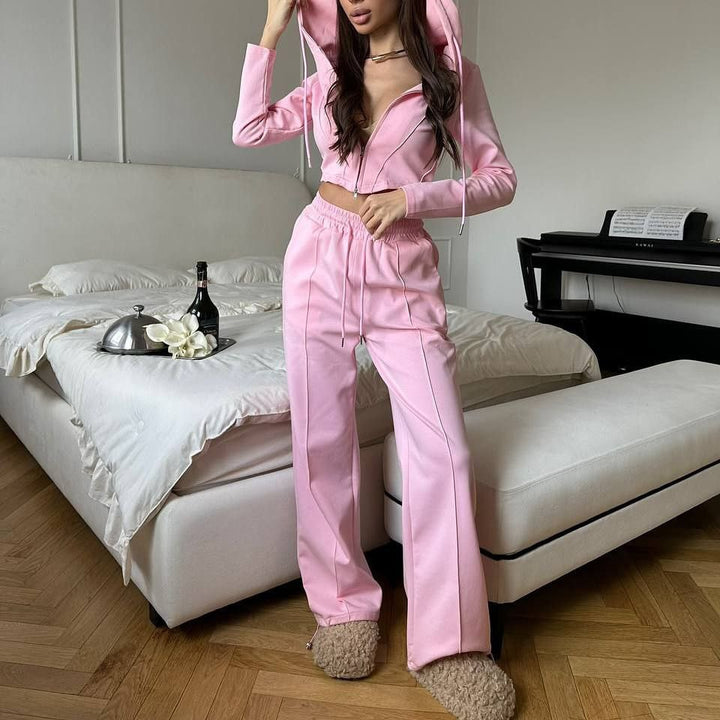 Kvinne sporty cropped hettegenser sett med vide ben og praktisk snøring Skjora
