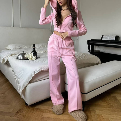 Kvinne sporty cropped hettegenser sett med vide ben og praktisk snøring Skjora