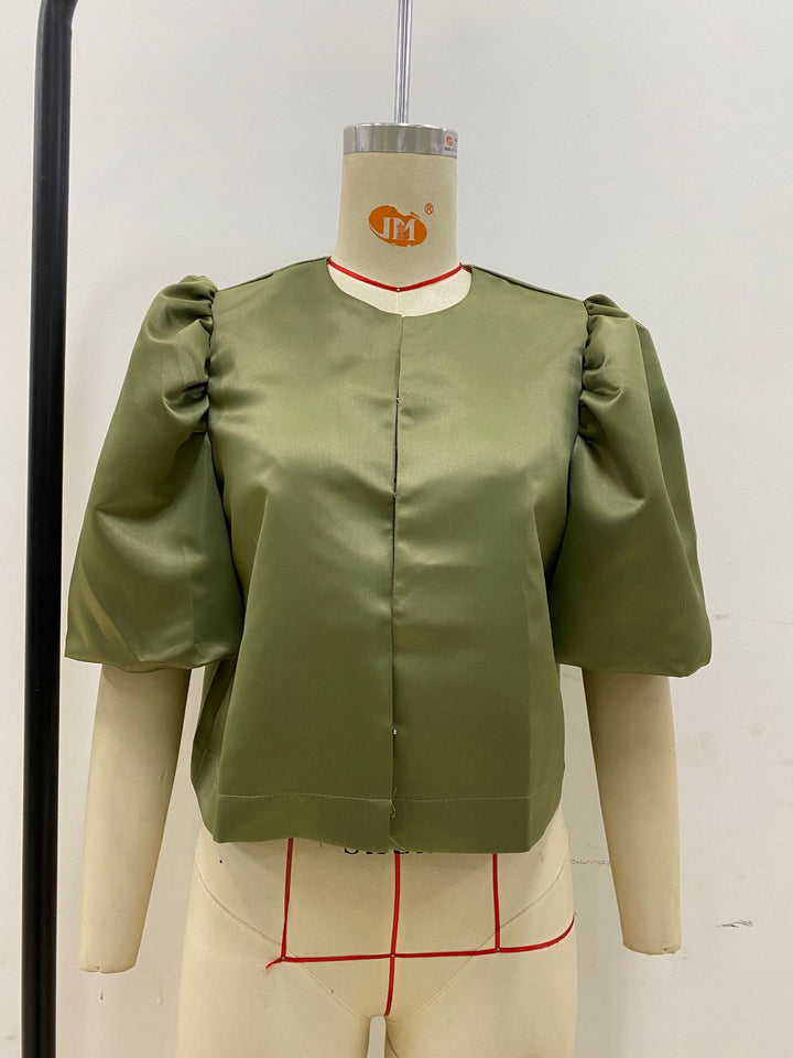 Dame stilfull bluse med puffarmer Skjora