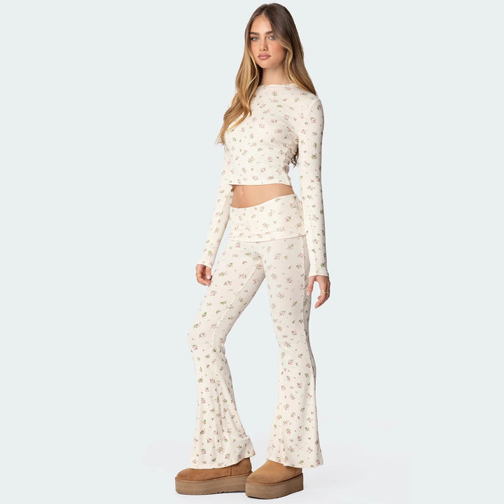 Dame Lounge-set i myk jersey stoff med blomster mønster Skjora